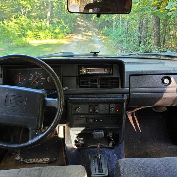 1990 Volvo 244 - Image 9 of 10