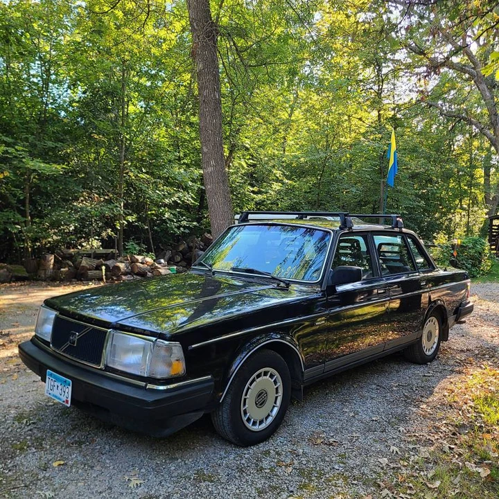 1990 Volvo 244 - Image 3 of 10
