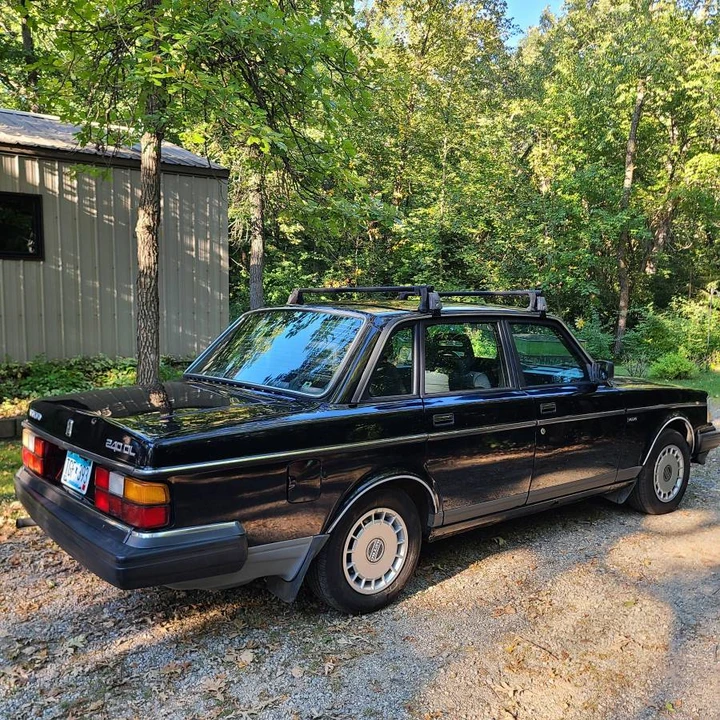 1990 Volvo 244 - Image 5 of 10