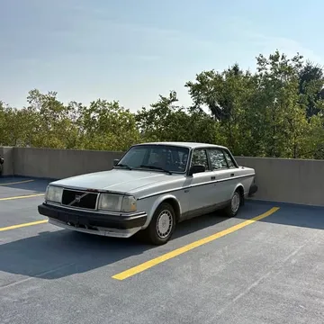 1990 Volvo 240 DL Sedan