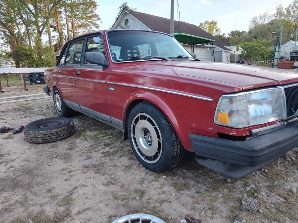 1990 Volvo 244 - Image 2 of 4