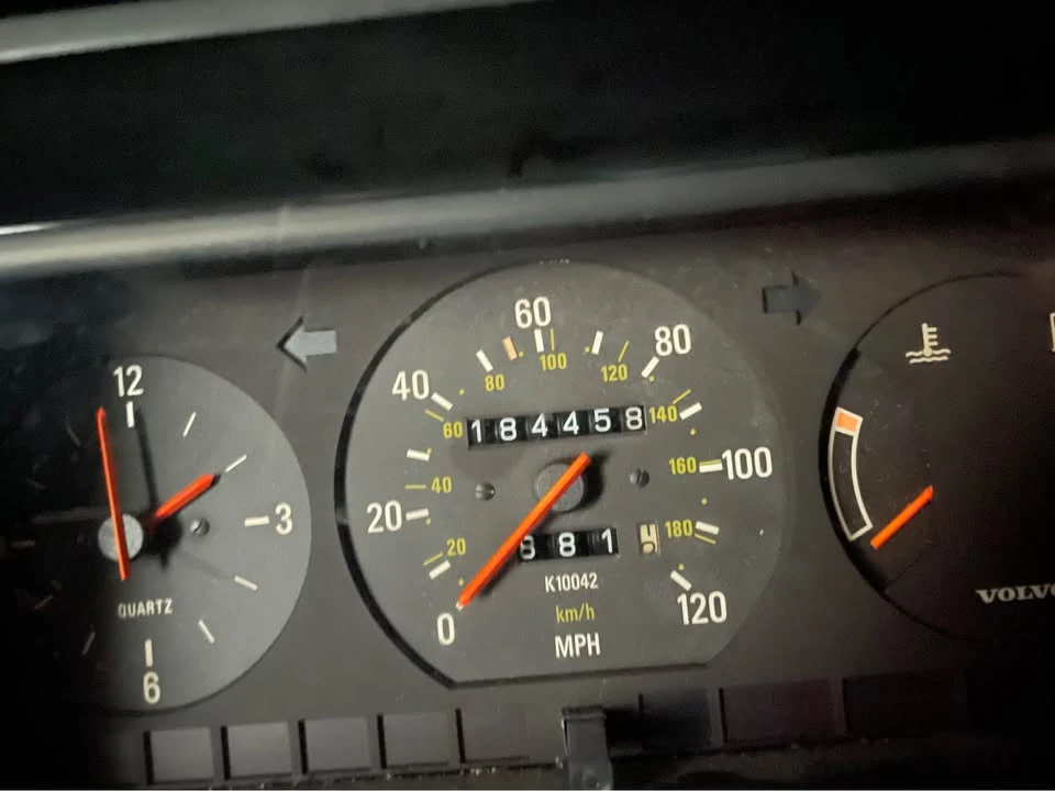 1990 Volvo 244 - Image 9 of 9
