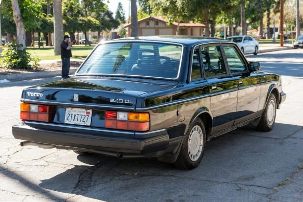 1990 Volvo 244 - Image 2 of 8