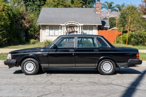 1990 Volvo 244 - Image 3 of 8