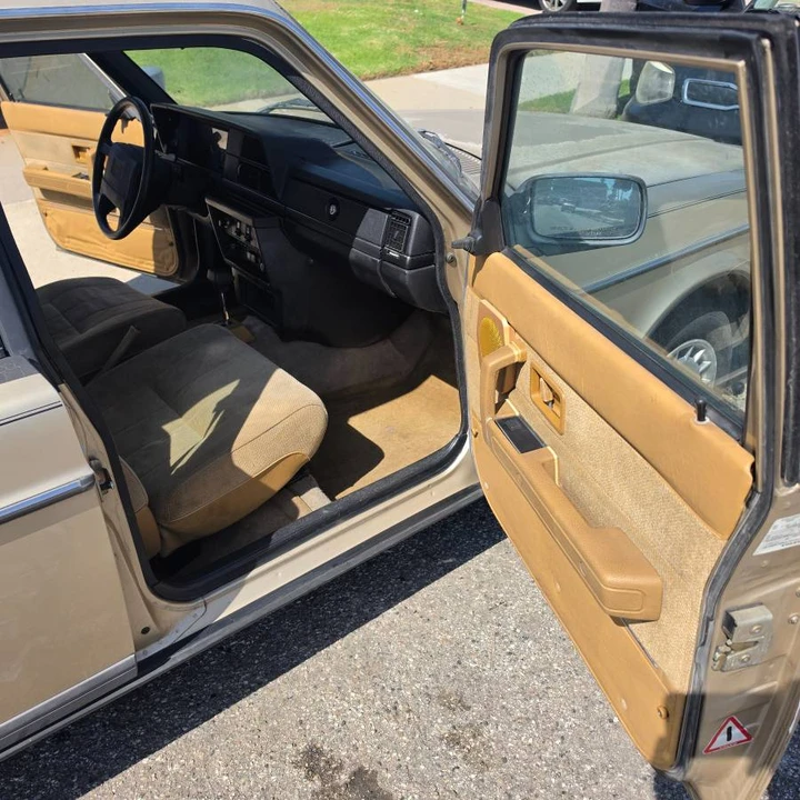 1990 Volvo 245 - Image 18 of 22