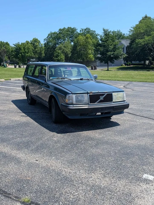 1990 Volvo 245 - Image 7 of 9