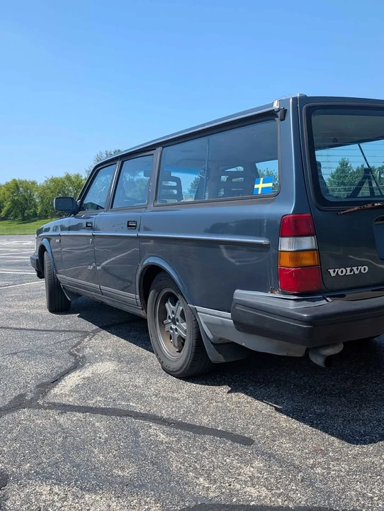 1990 Volvo 245 - Image 9 of 9