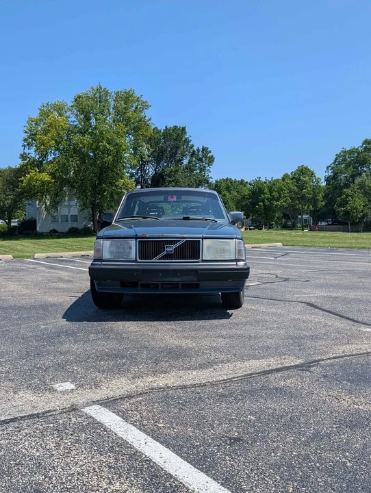 1990 Volvo 245 - Image 8 of 9