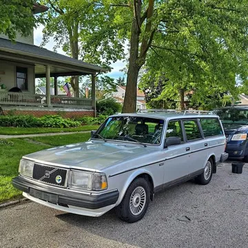 1990 Volvo 240 DL Wagon 4D