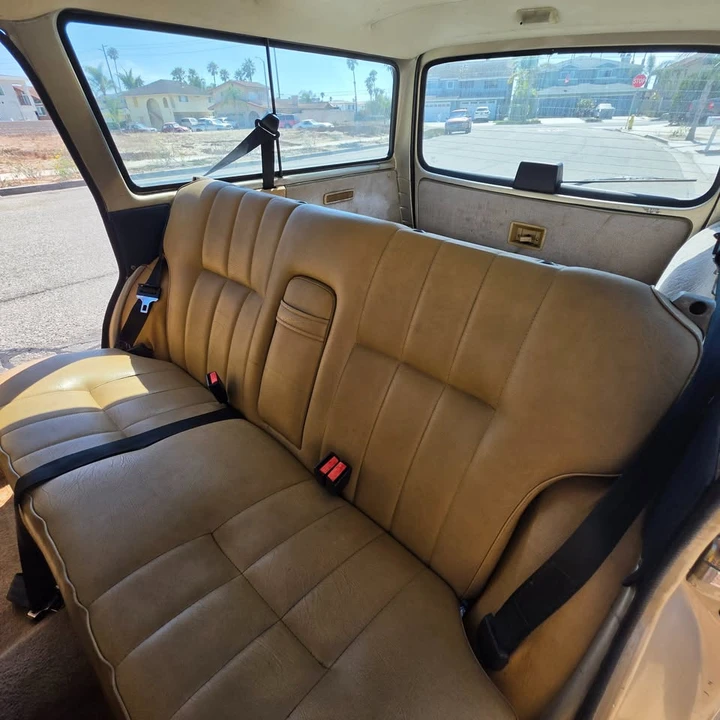 1990 Volvo 245 - Image 10 of 20