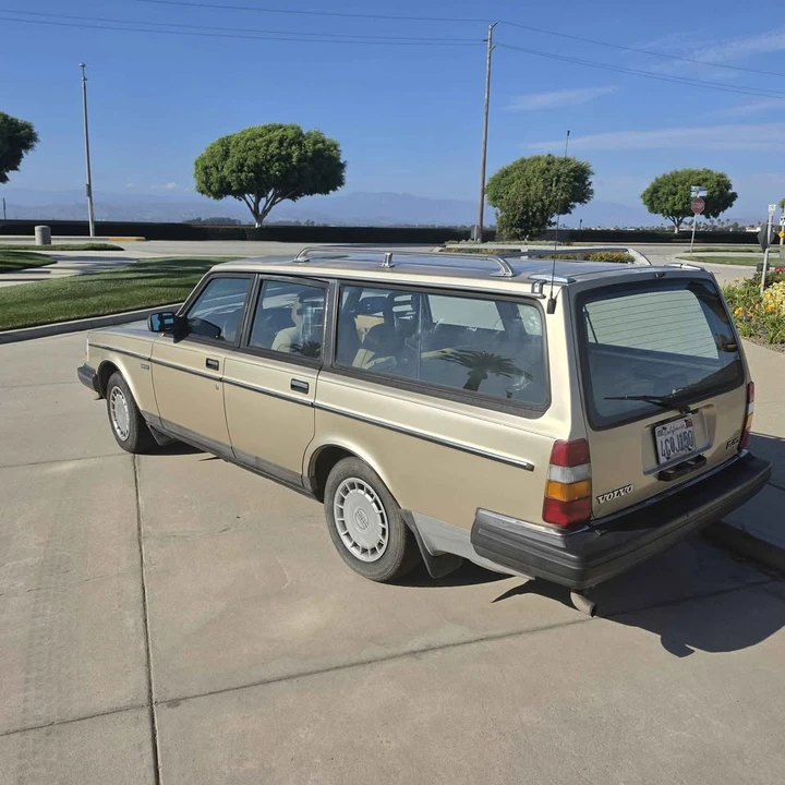 1990 Volvo 245 - Image 9 of 17