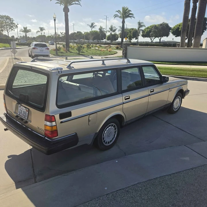 1990 Volvo 245 - Image 7 of 17