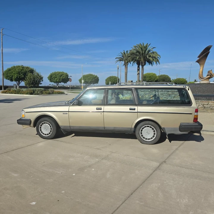1990 Volvo 245 - Image 7 of 20