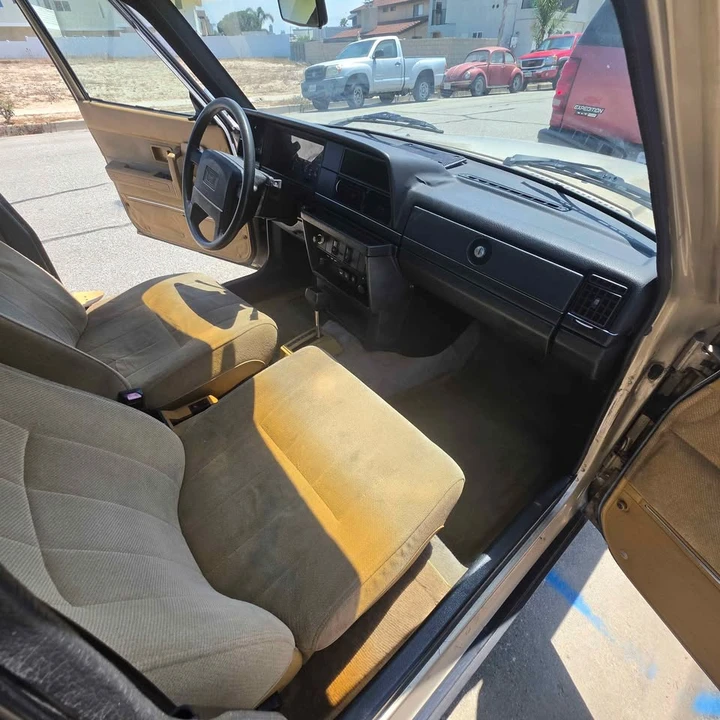 1990 Volvo 245 - Image 17 of 20