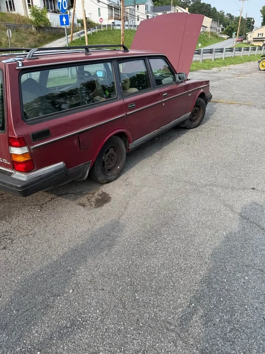 1990 Volvo 245 - Image 7 of 10