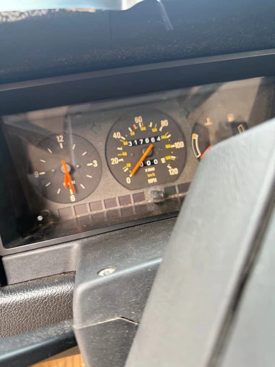 1990 Volvo 245 - Image 10 of 10