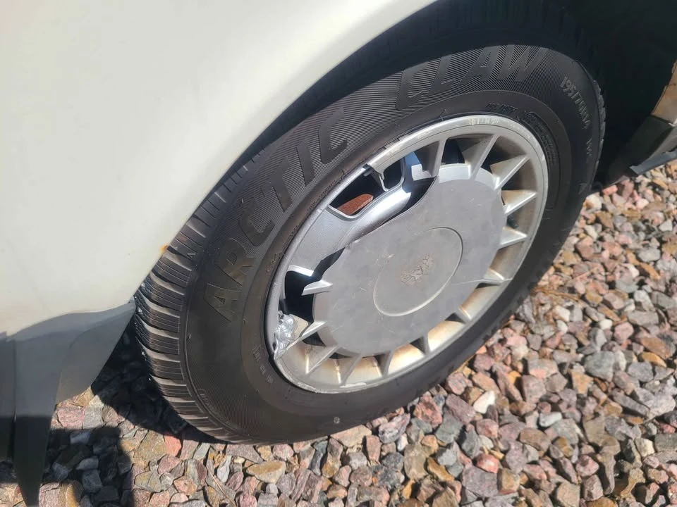 1990 Volvo 245 - Image 13 of 13