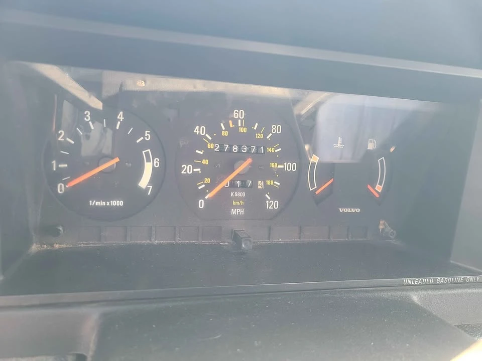 1990 Volvo 245 - Image 9 of 13