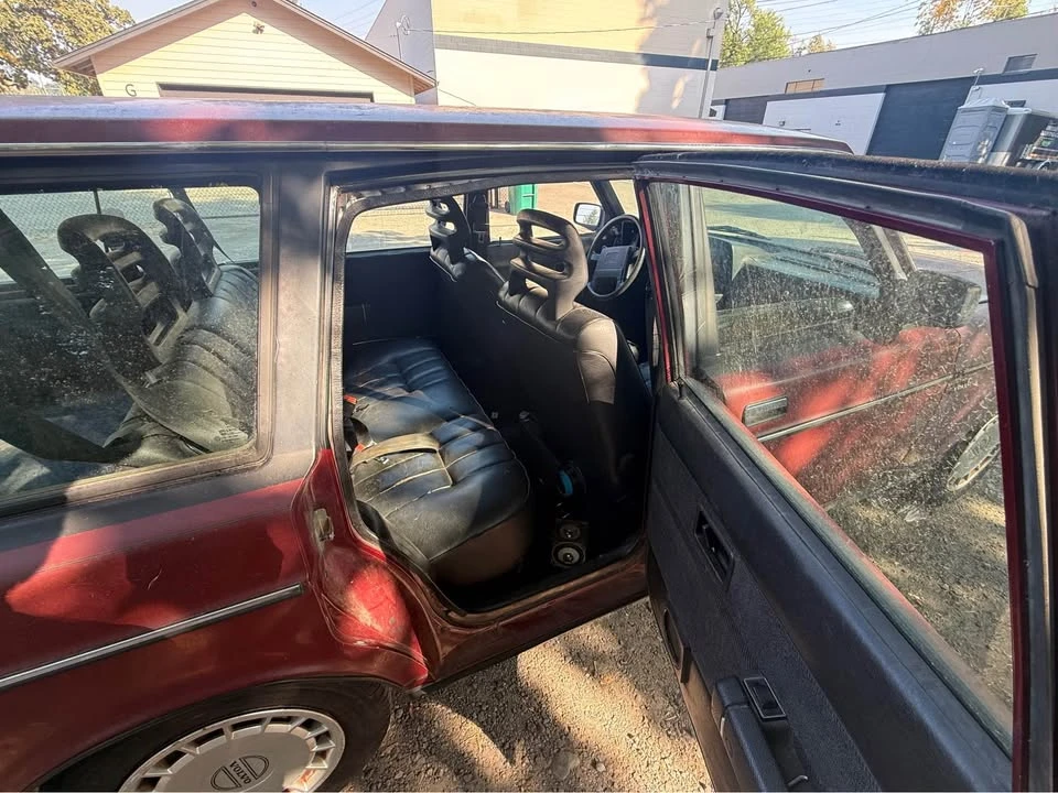 1990 Volvo 245 - Image 10 of 12