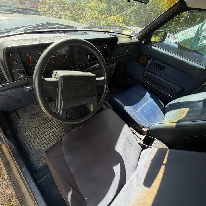 1990 Volvo 245 - Image 13 of 24