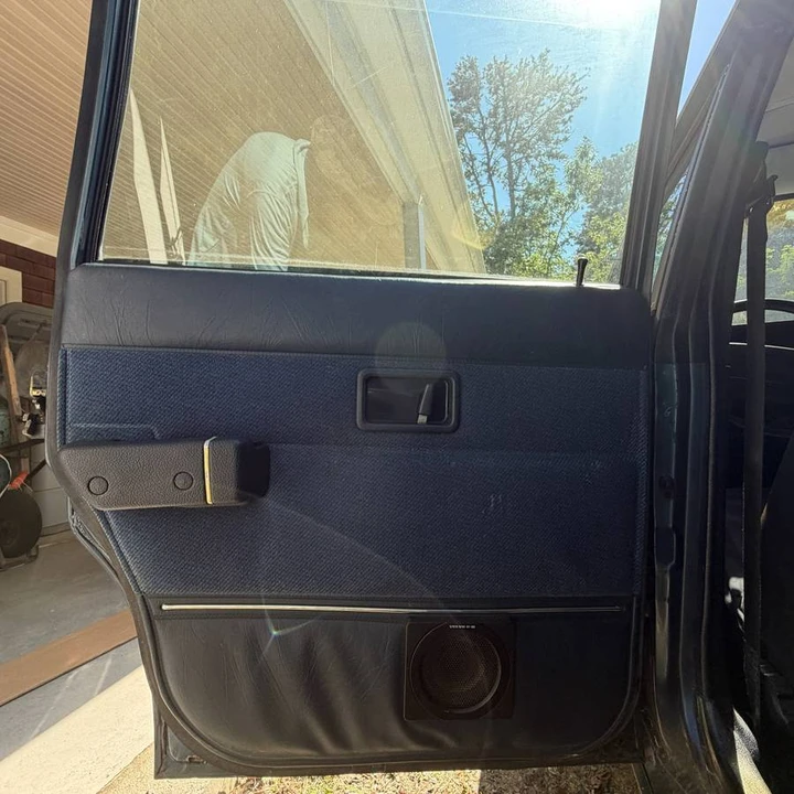 1990 Volvo 245 - Image 17 of 24