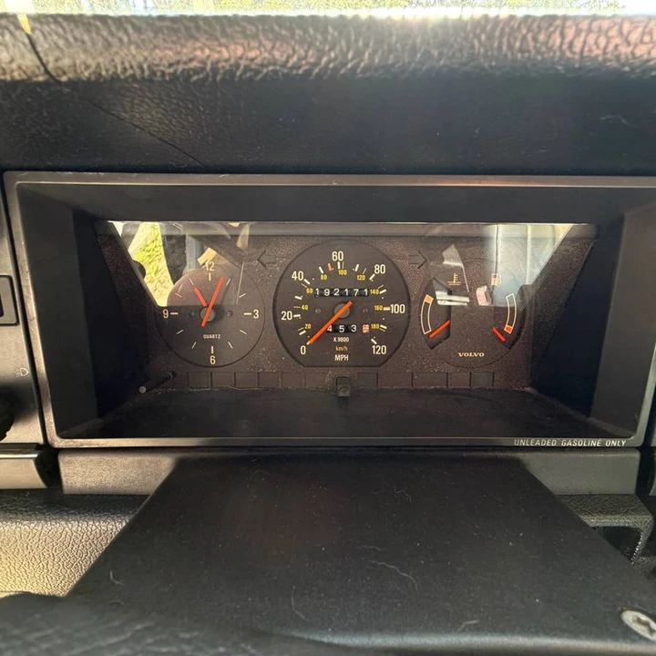 1990 Volvo 245 - Image 14 of 24