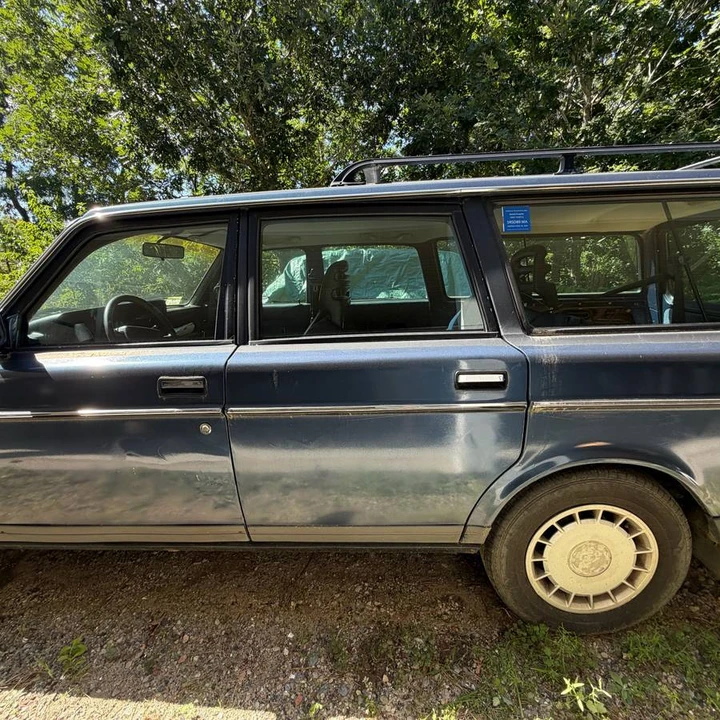 1990 Volvo 245 - Image 9 of 24