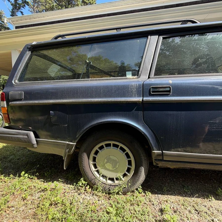 1990 Volvo 245 - Image 5 of 24