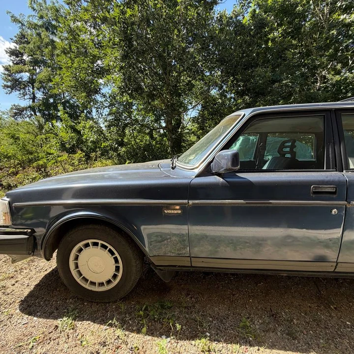 1990 Volvo 245 - Image 10 of 24