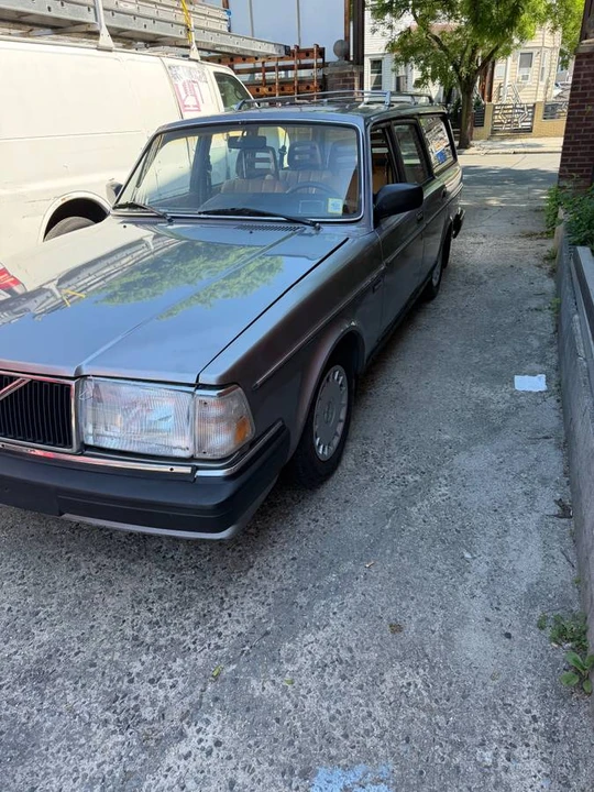 1990 Volvo 245 - Image 3 of 17