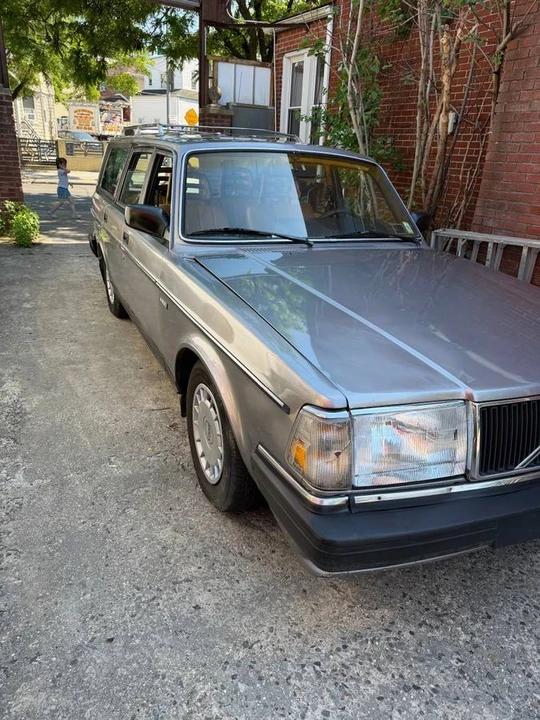 1990 Volvo 245 - Image 2 of 17