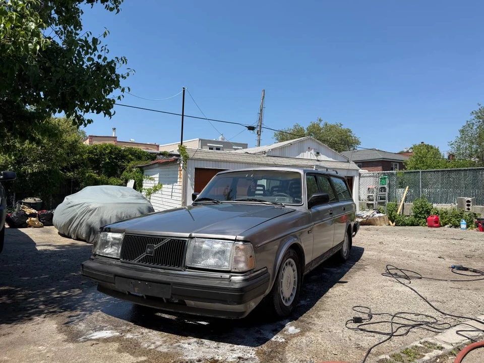 1990 Volvo 245 - Image 7 of 17