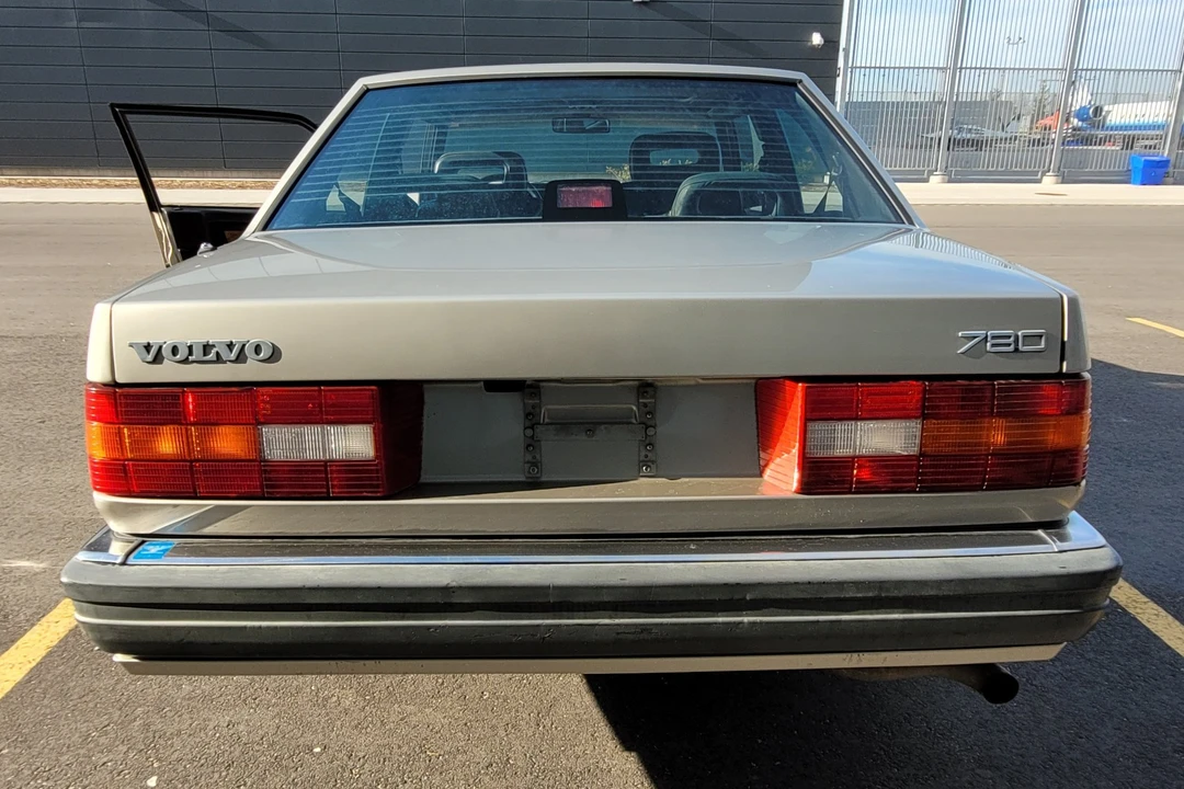 1990 Volvo 780 - Image 5 of 31