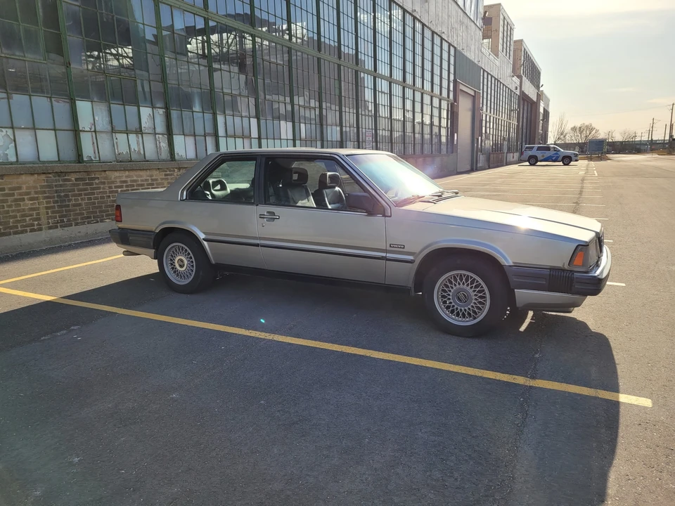 1990 Volvo 780 - Image 18 of 31