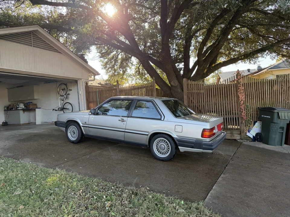 1990 Volvo 780 - Image 2 of 19