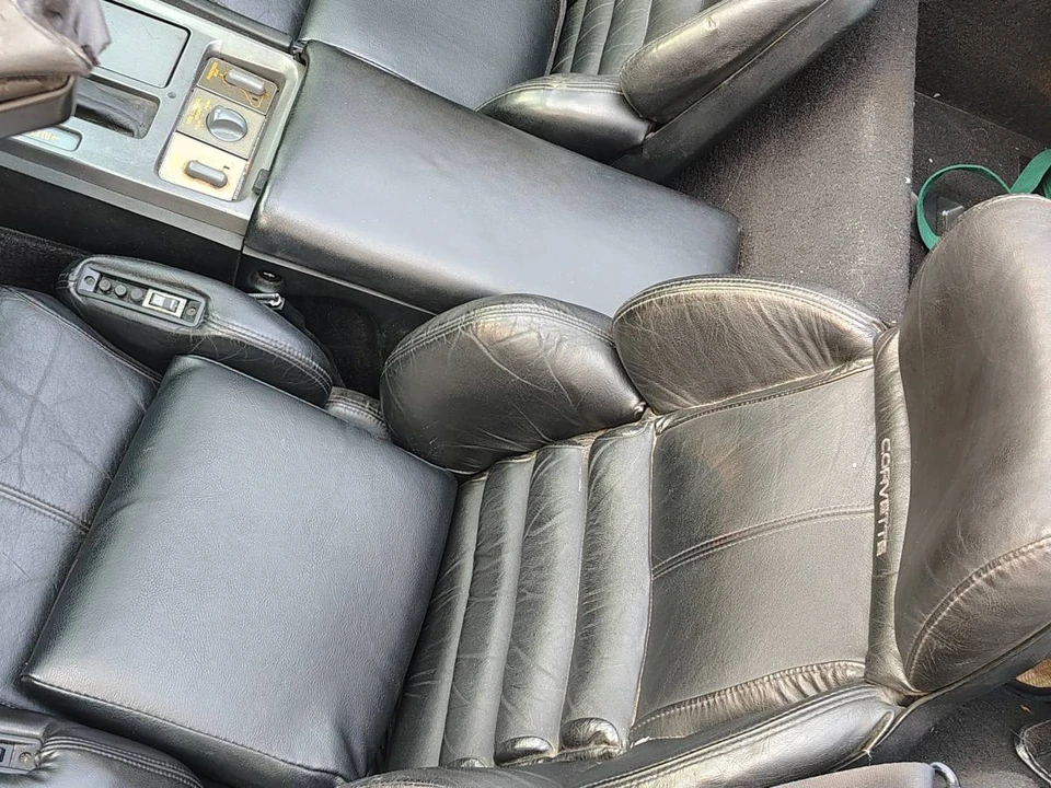 1990 Chevrolet Corvette C4 - Image 15 of 24