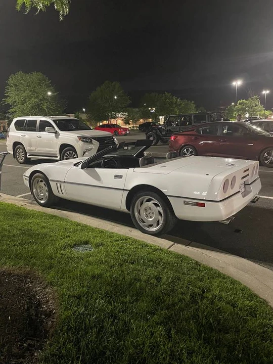1990 Chevrolet Corvette C4 - Image 13 of 16