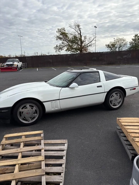1990 Chevrolet Corvette C4 - Image 2 of 8