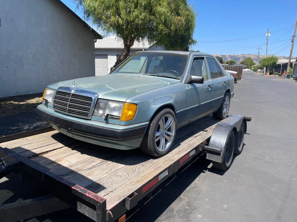 1990 Mercedes-Benz W124 E-Class - Image 2 of 8
