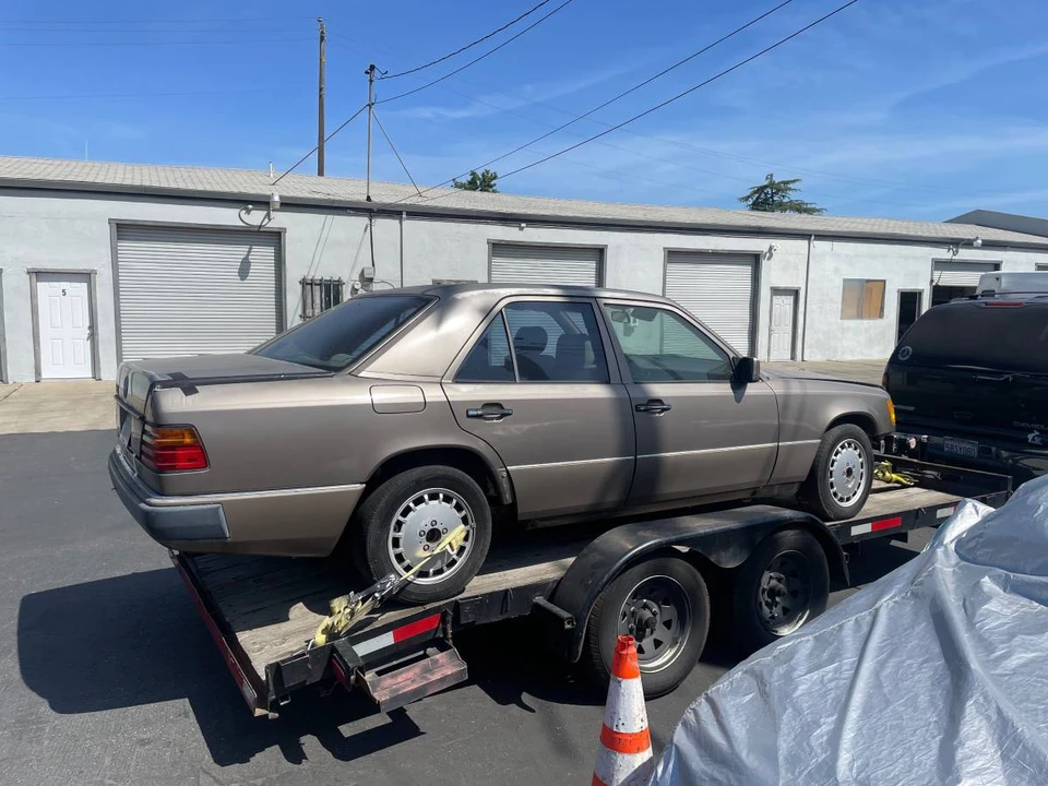 1990 Mercedes-Benz W124 E-Class - Image 7 of 8