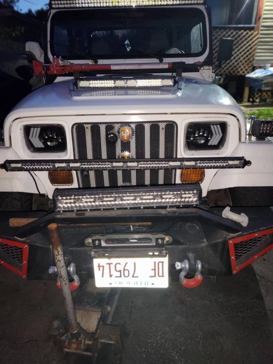 1992 Jeep YJ Wrangler - Image 9 of 10