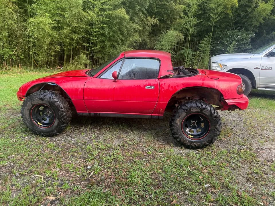 1990 Mazda NA MX-5 Miata - Image 2 of 3