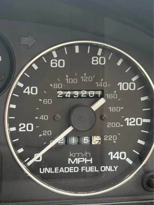 1990 Mazda NA MX-5 Miata - Image 9 of 10
