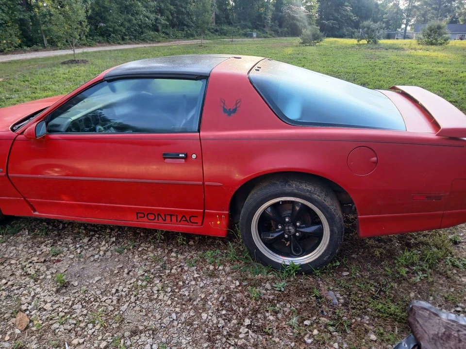 1990 Pontiac Firebird 3rd Gen - Image 2 of 5