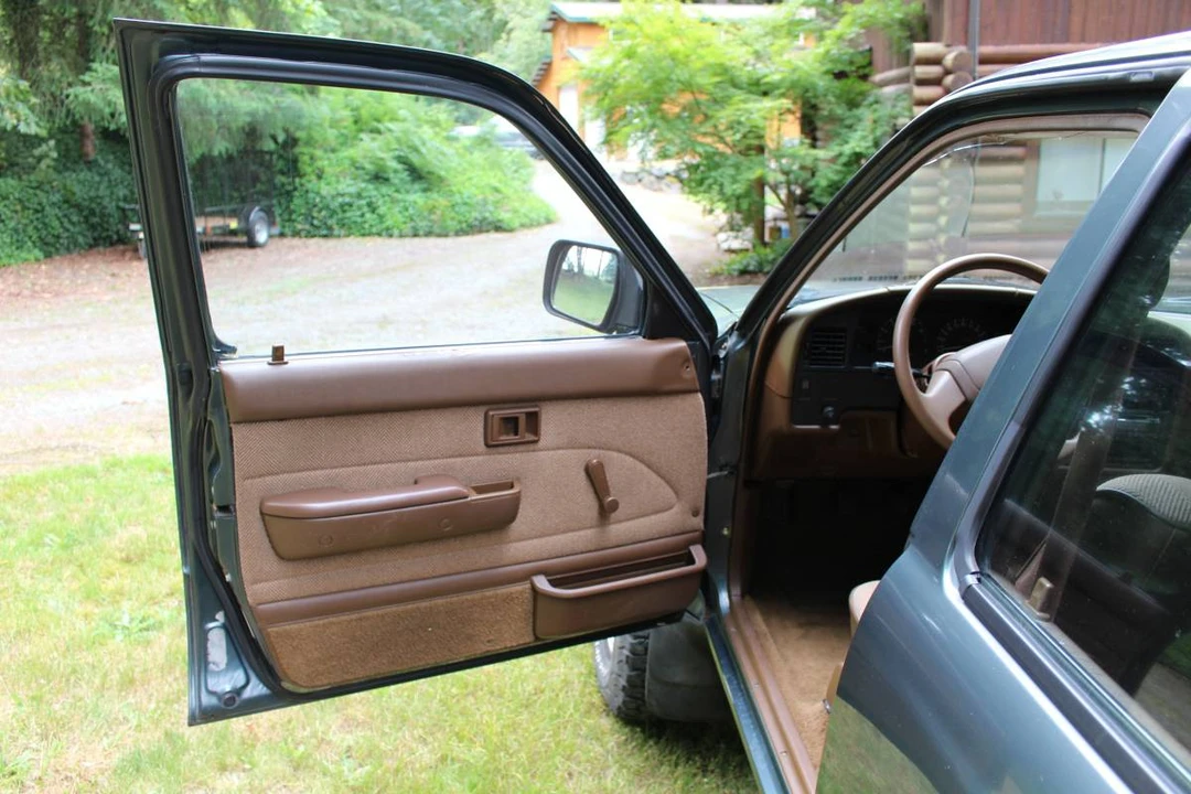 1990 Toyota 4Runner 2nd Gen - Image 17 of 24