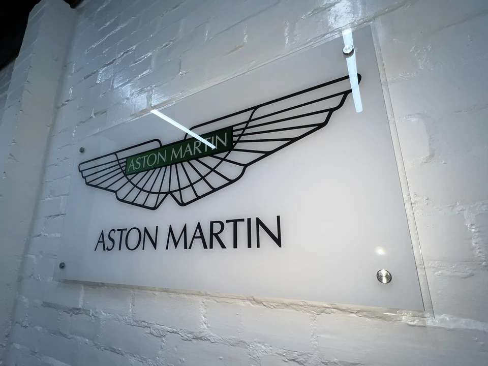 Aston Martin - Image 5 of 16