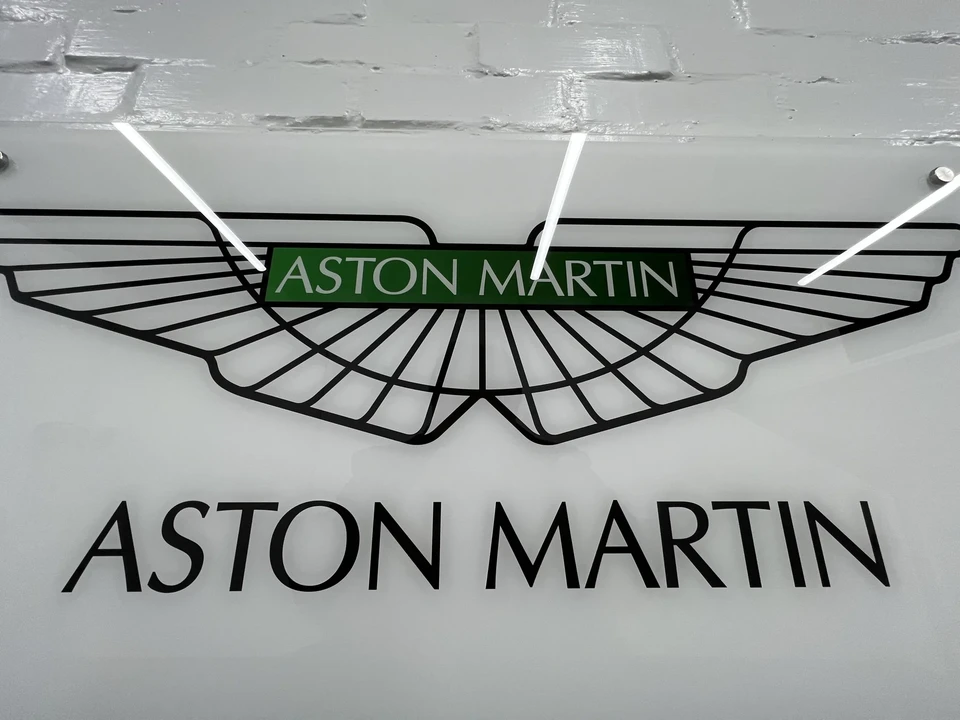 Aston Martin - Image 10 of 16