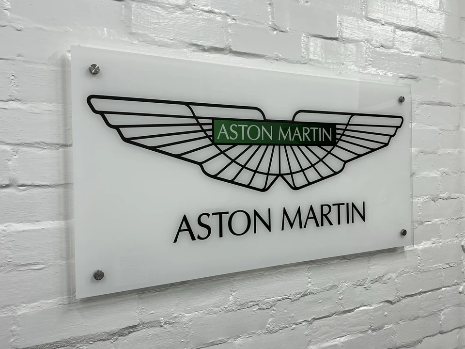 Aston Martin - Image 4 of 16