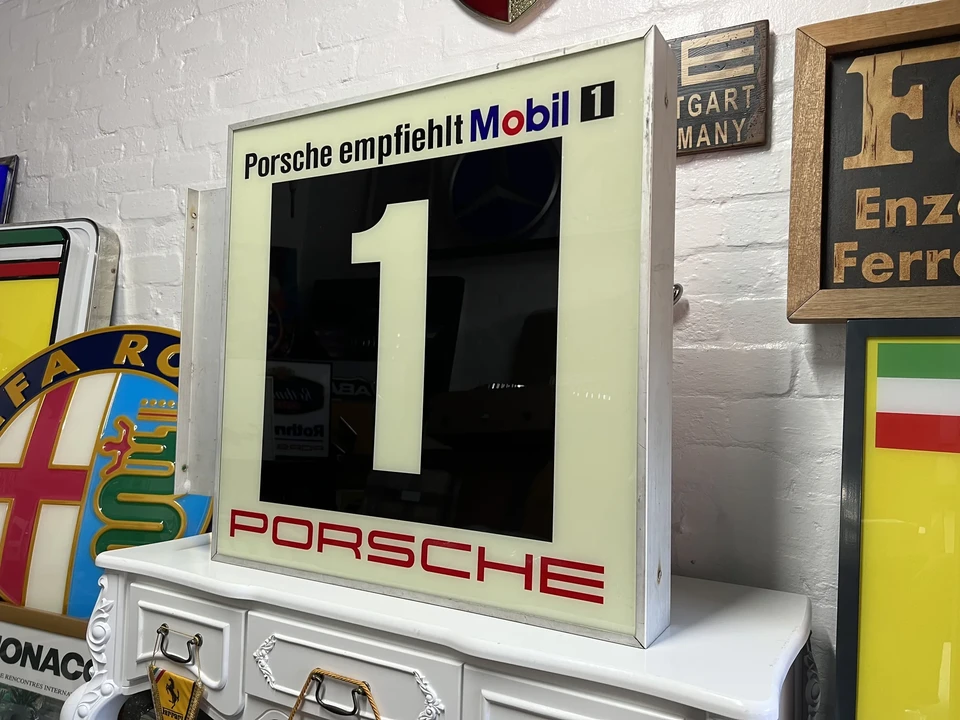 Porsche - Image 20 of 21