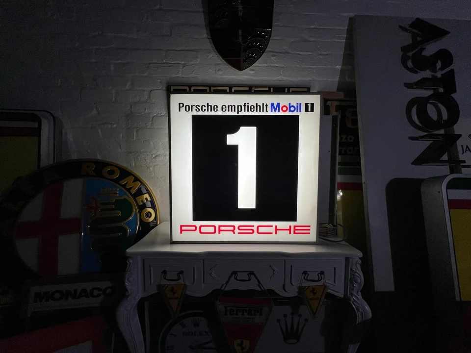Porsche - Image 2 of 21